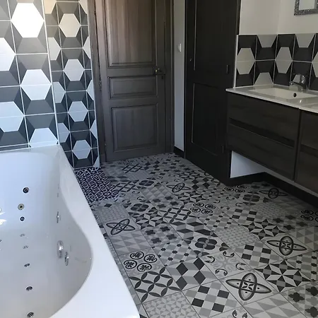 Апартаменты Appartement duplex 180m² Ла-Бурбуль